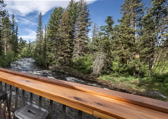 Why Koenig Lodge Is the Perfect Basecamp for Your Estes Park Getaway