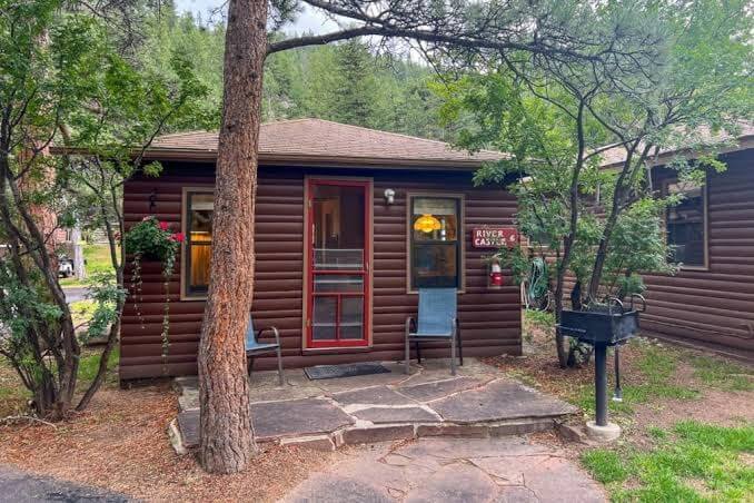 Castle Mountain Lodge – Two-Bedroom House