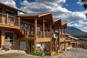 Coyote Mountain Lodge
