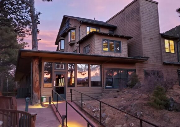 Historic Crags Lodge