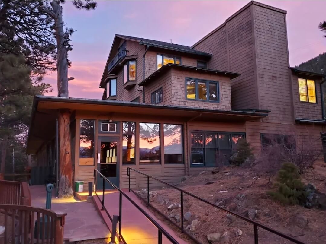 Historic Crags Lodge
