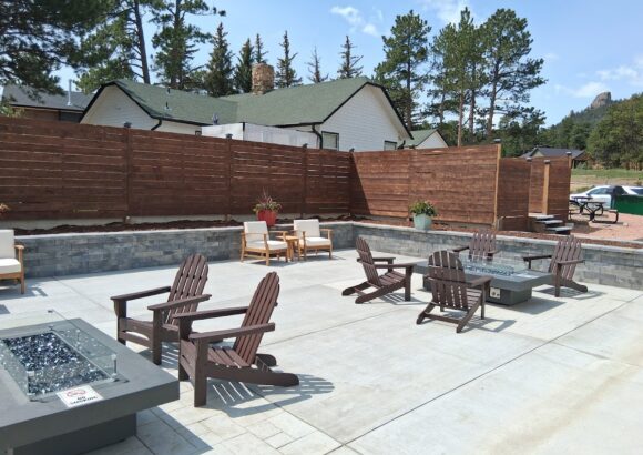 Kinnikinnik Motor Lodge