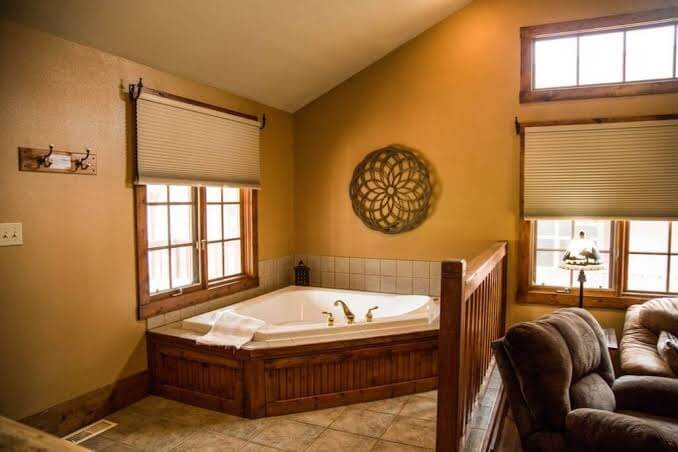 Mummy Mountain Suite. Cozy suite with fireplace and jacuzzi tub.