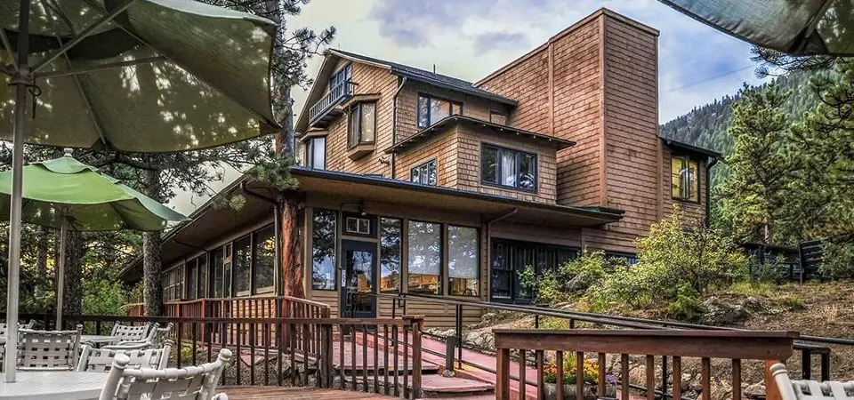 Crags Lodge