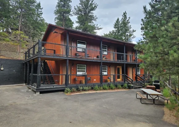 Cabin 19- King Studio! Gorgeous views! Hotel Style