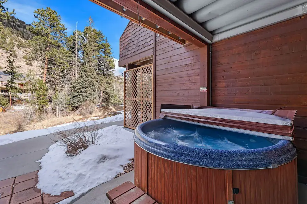 Fall River Hideaway • Private Hot Tub