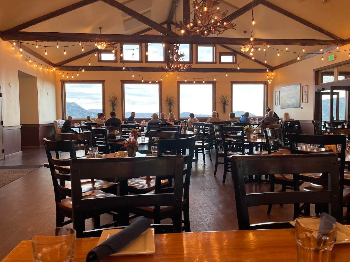 Twin Owls Steakhouse