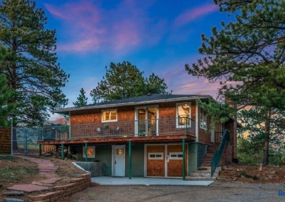 20 percent off Hot Tub! Pets Ok! Perfect Estes Park Getaway, Walk to Town 3 Kings!3337