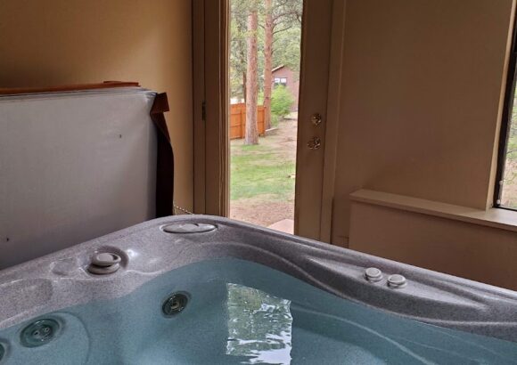 Castle Mountain Lodge