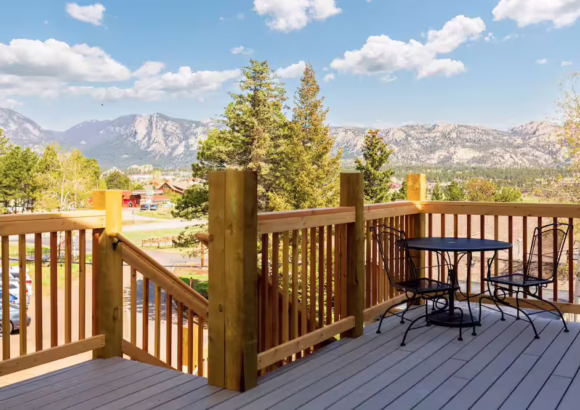 Deer Mountain Treehouse. Spacious mountain condo with awesome views.