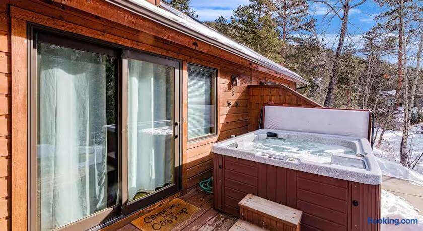 Fall River Hideout • Private Hot Tub • Close to RMNP