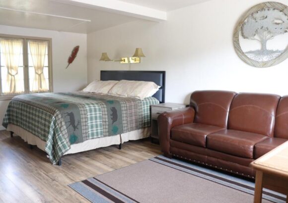 Olympus Lodge – Deluxe Queen Room