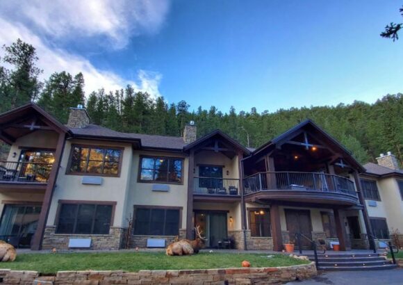 The Inn on Fall River Fall River Cabins – Family Cabin with River View