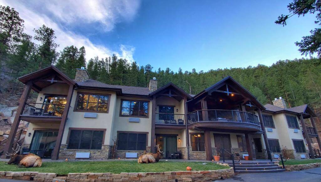 The Inn on Fall River Fall River Cabins – Family Cabin with River View