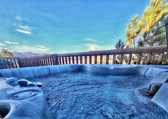 Two BR condo w/ Brand NEW HOT TUB and great views!