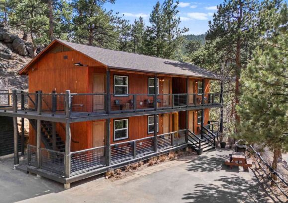 Cabin 17 – King Bed, New Kitchen & Bath