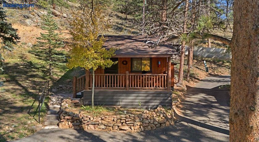 Cabin 5- Private Cabin w King bed kitchen porch – Vacation Home