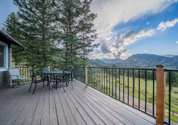 Cabin w / views, wood stove, 5 min to National Park