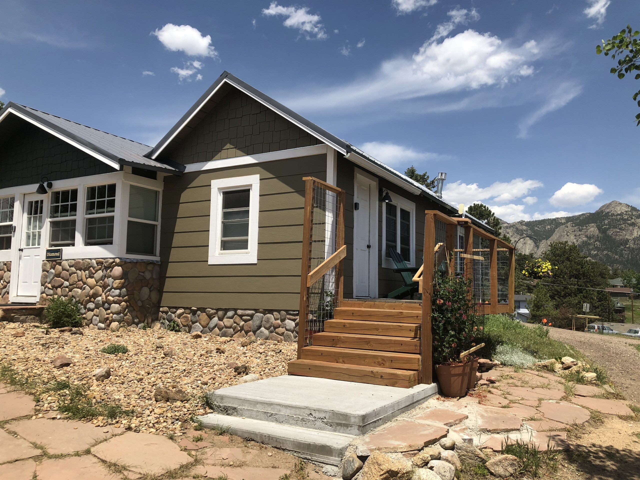 Chickadee Cottage – Cute and Cozy