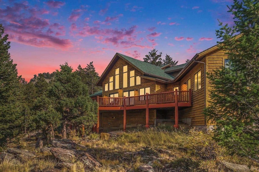 Cozy Estes Park Cabin w / Stunning Mountain Views!
