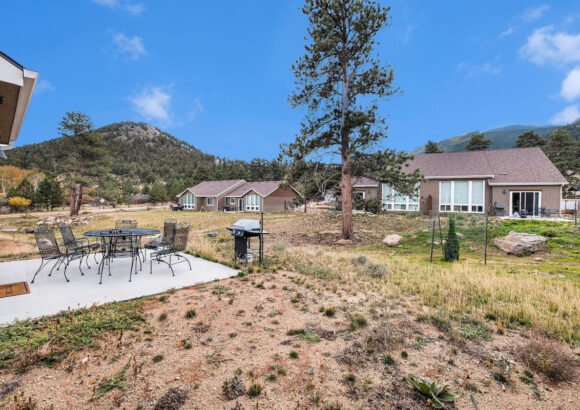 Dog-Friendly! New Modern Home, Views & Wildlife