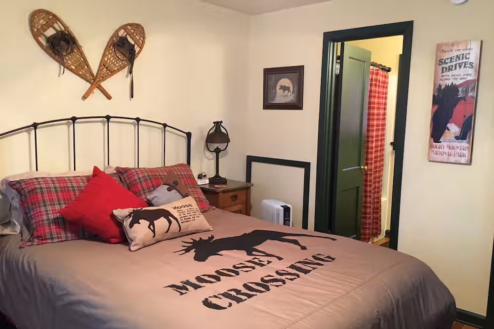 Elkhorn Cottage: Charming Home and Amazing Views