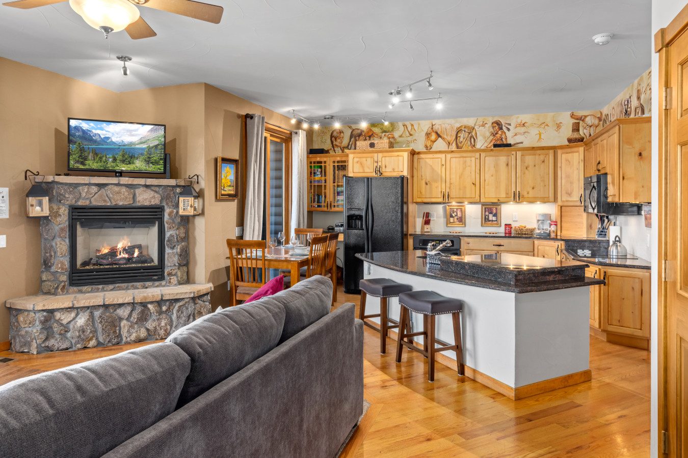 Estes Park Condo | 2 Kings | Near RMNP | ADA Friendly