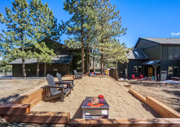 Estes Park Luxury Family Retreat- EV Charger /Hot Tub /Game Room /Outdoor Fire Pit