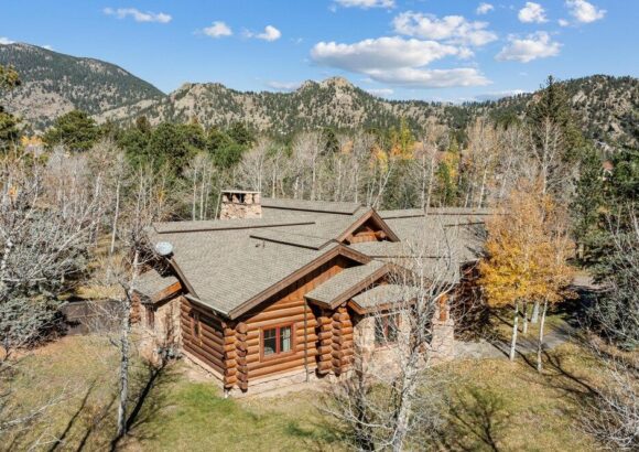 Forest Glen on the River – 3 bedroom log home with hot tub
