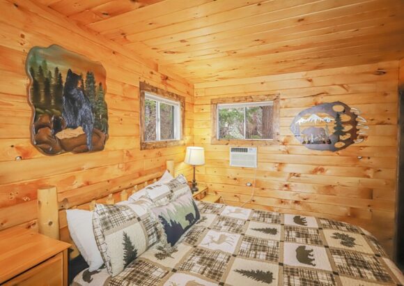 Gorgeous 2-Bedroom Modern Rustic Cabin with Views Cabin 1