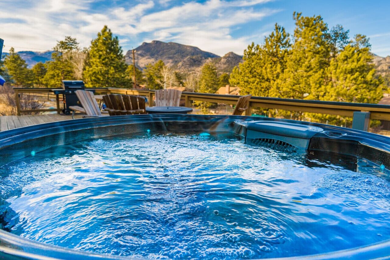 Hot Tub, Fireplace & Deck Near National Park