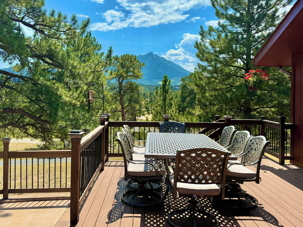 Large House in Forest Setting-Amazing Views-Coaster Passes-Hot Tub-Game Room-A/C
