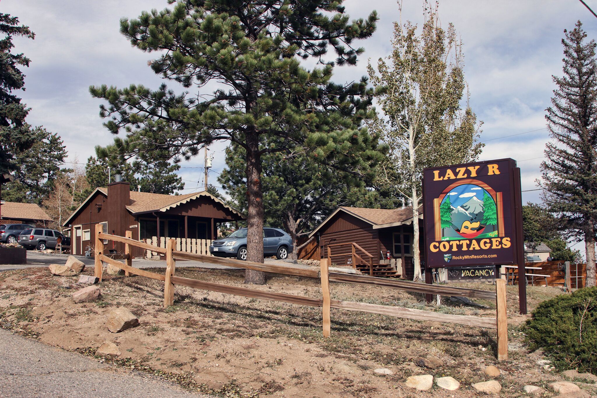 Lazy R Cottages: 5