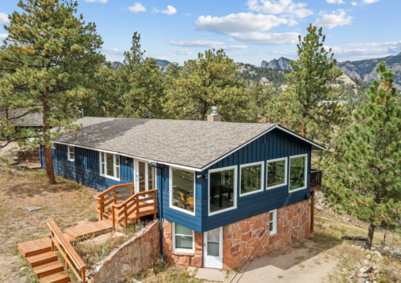 Rocky Mountain Overlook,Families/Groups STR 3272