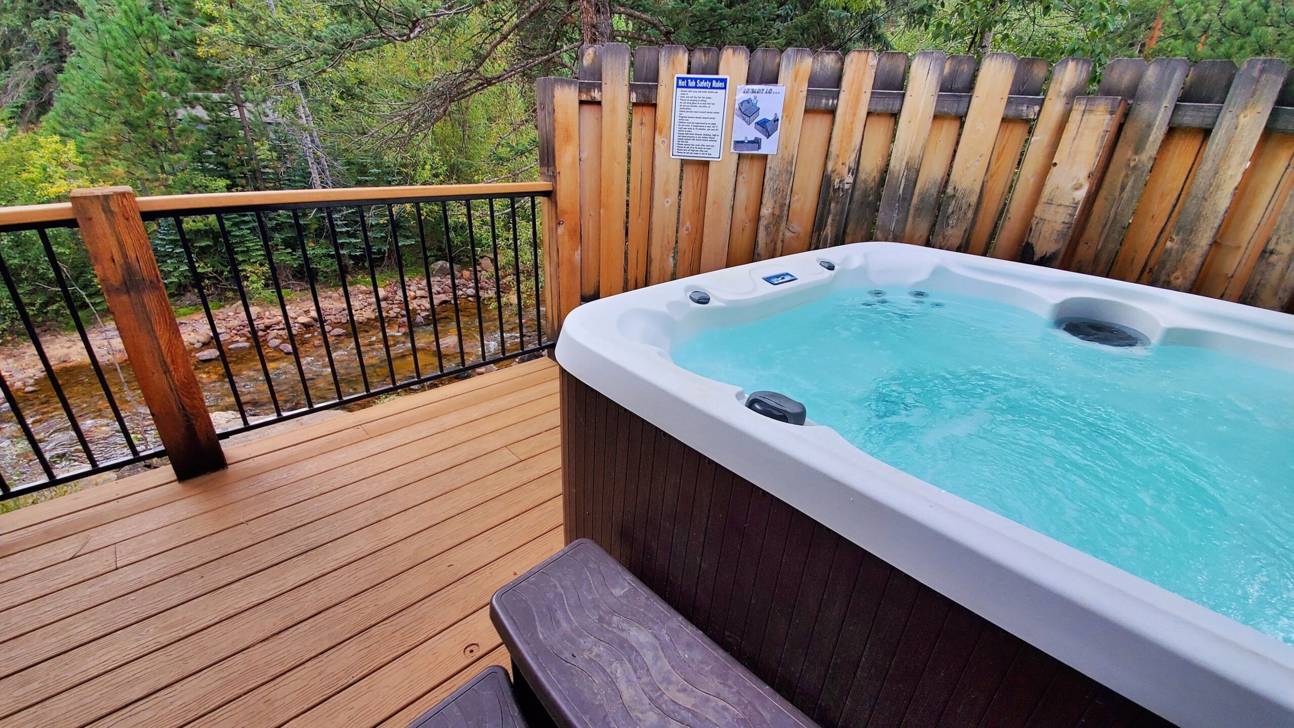 The Blue Spruce Cabin at Fall River Cabins