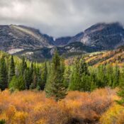 Rocky Mountain National Park with autumn foliage and mountains