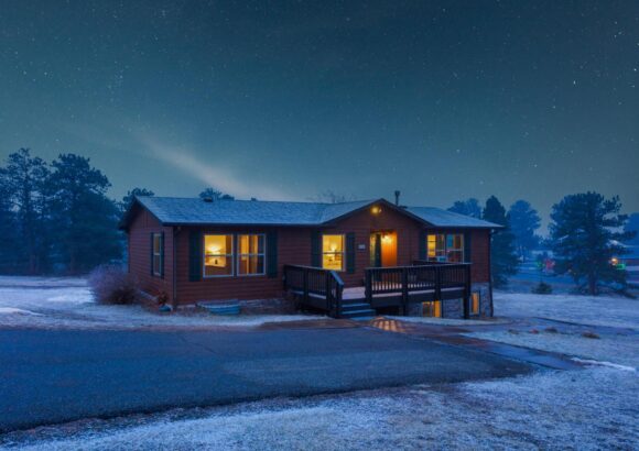 Discovery Lodge – Balcony Queen