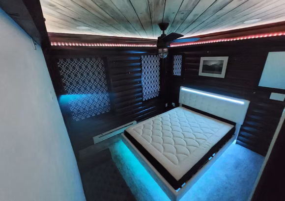 Modern mountain cabin condo w / jetted tub steam shower +music reactive lighting