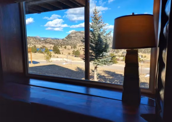 Modern mountain cabin condo w/steam shower + essential living design