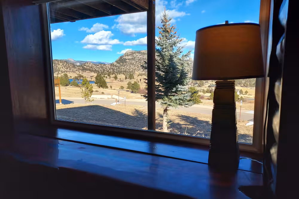 Modern mountain cabin condo w/steam shower + essential living design