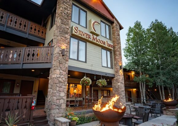 Silver Moon Inn
